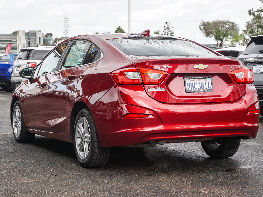 Used 2018 Chevrolet Cruze LT w/ Convenience Package FWD image 5