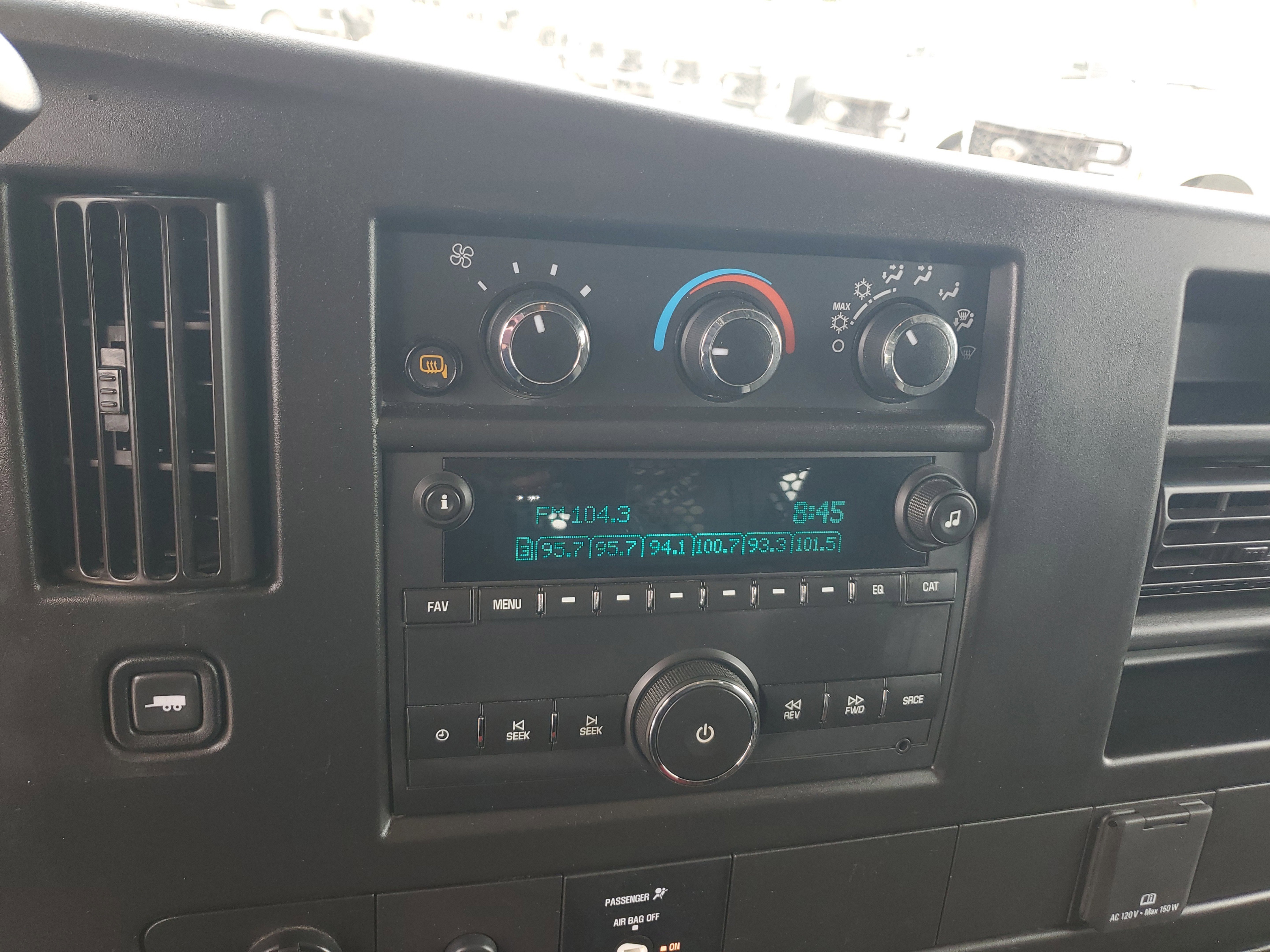 Used 2023 GMC Savana 2500 w/ Driver Convenience Package image 19