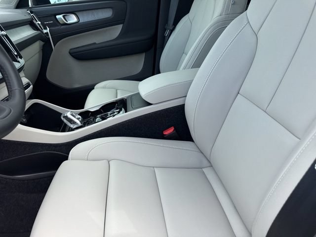 New 2026 Volvo XC40 B5 Ultra w/ Climate Package AWD/4WD image 15
