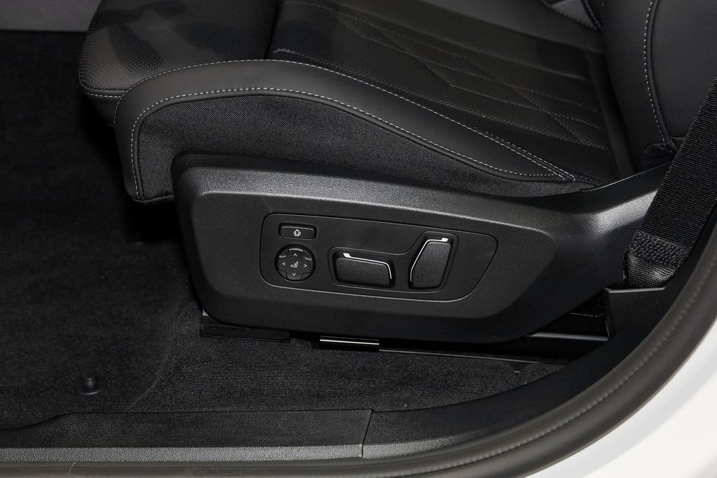 New 2026 BMW X3 xDrive30i w/ Premium Package AWD/4WD image 19