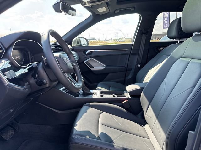 Used 2025 Audi Q3 2.0T Premium image 11