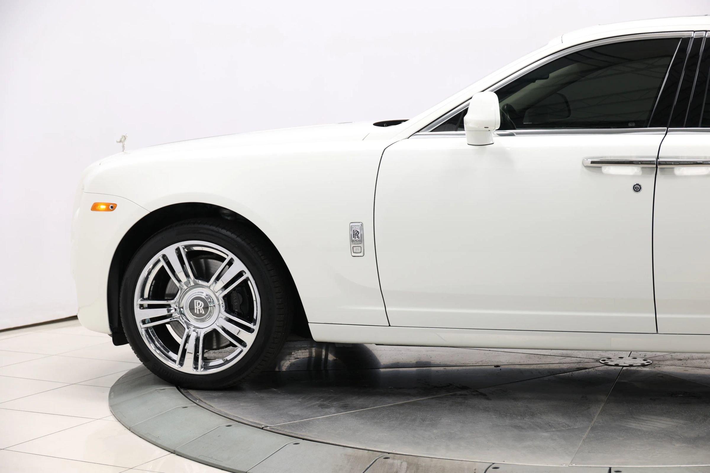 Used 2015 Rolls-Royce Ghost RWD image 7