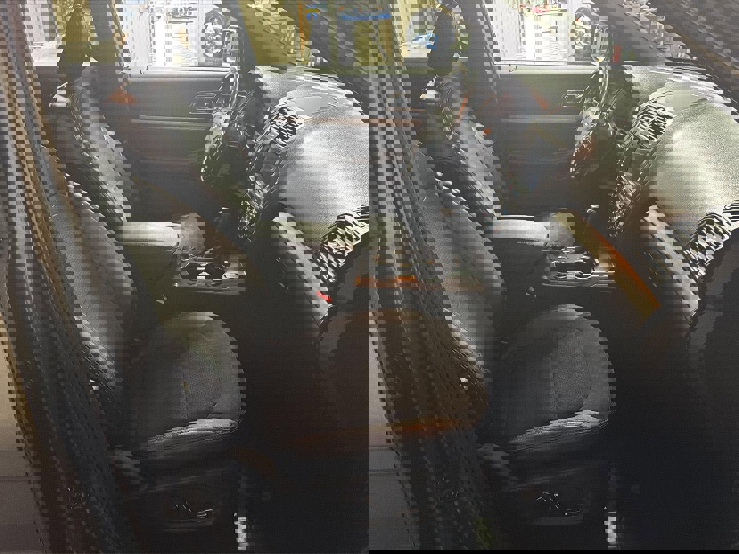 Used 2018 Ford Explorer XLT w/ Equipment Group 202A image 17