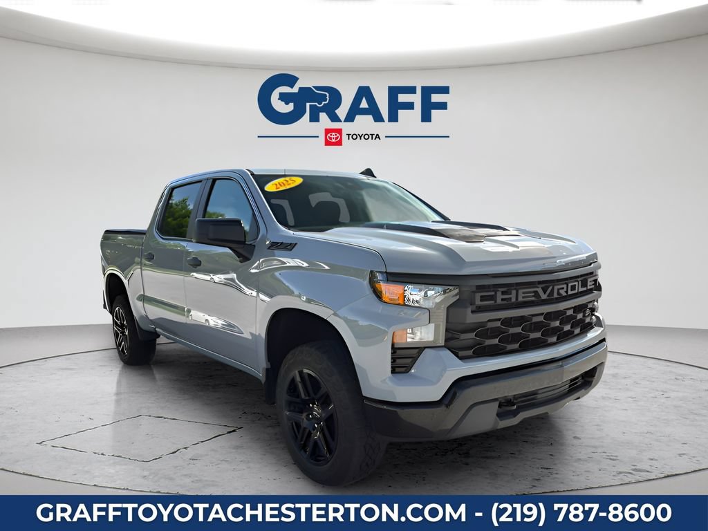 Used 2025 Chevrolet Silverado 1500 Custom Trail Boss w/ Dark Appearance Package AWD/4WD image 3