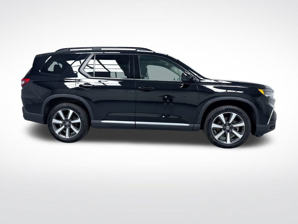 Used 2024 Honda Pilot Touring image 11