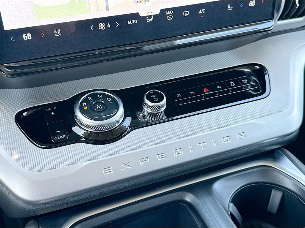 New 2026 Ford Expedition Active RWD image 17