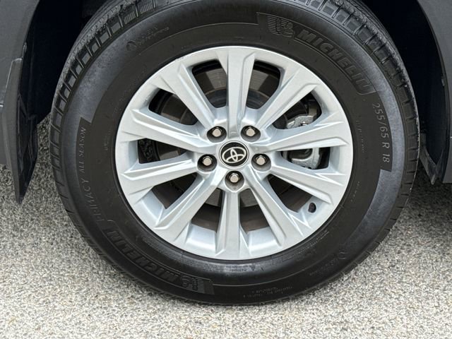 Used 2025 Toyota Grand Highlander AWD image 9