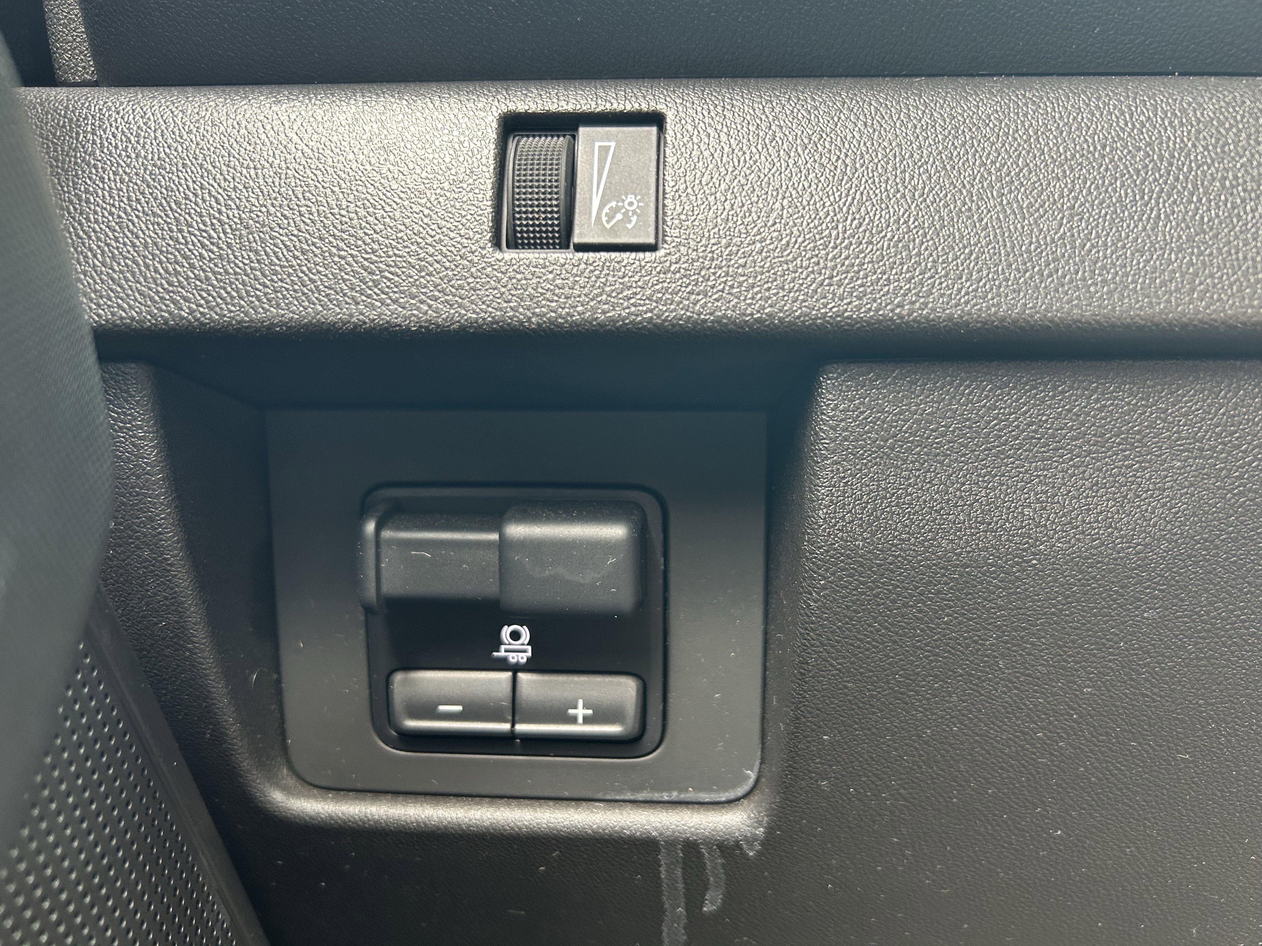 Used 2023 Chevrolet Colorado W/T image 21