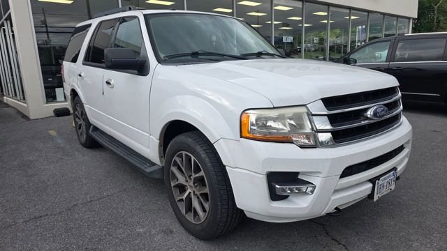 Used 2016 Ford Expedition XLT w/ Equipment Group 202A AWD/4WD image 4