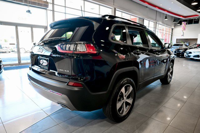 Used 2022 Jeep Cherokee Limited w/ Mopar Interior Package image 5