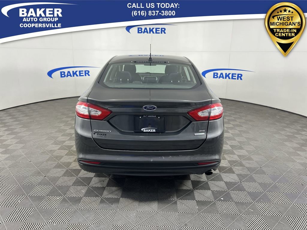 Used 2015 Ford Fusion SE image 8