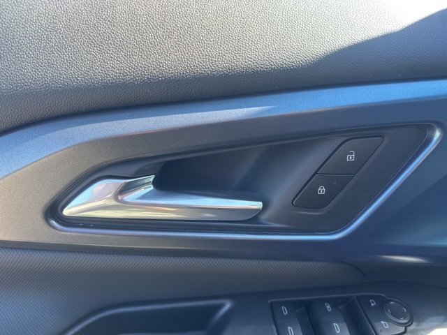 New 2026 Chevrolet Equinox EV LT image 12