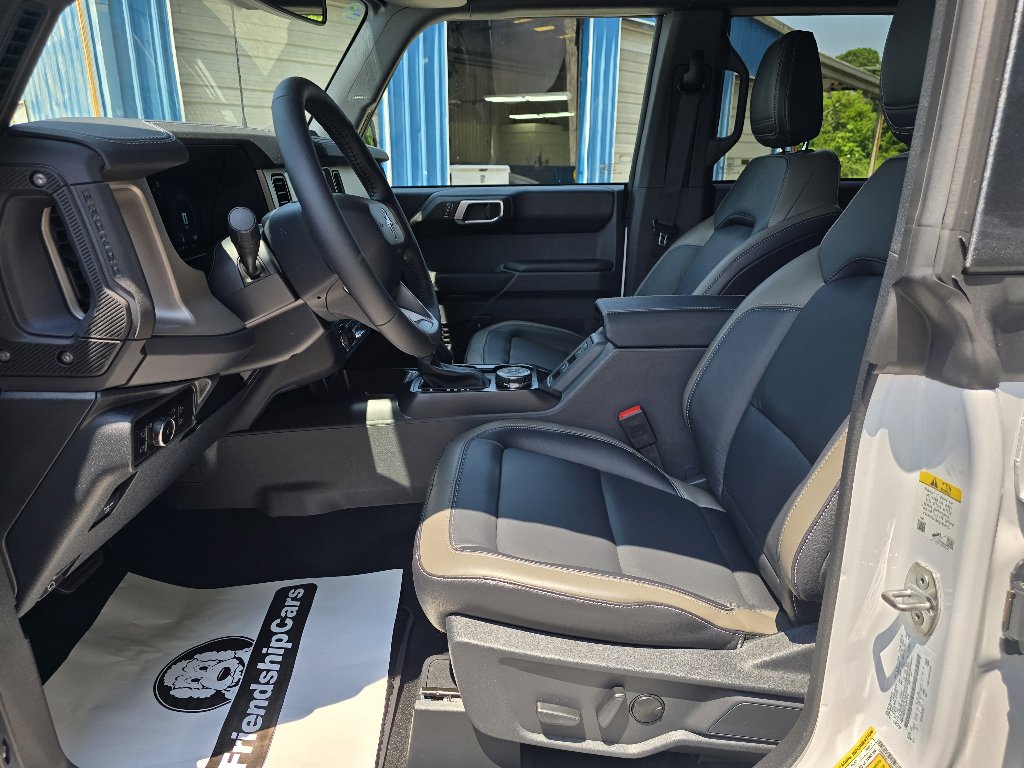 New 2025 Ford Bronco Outer Banks w/ Sasquatch Package image 9