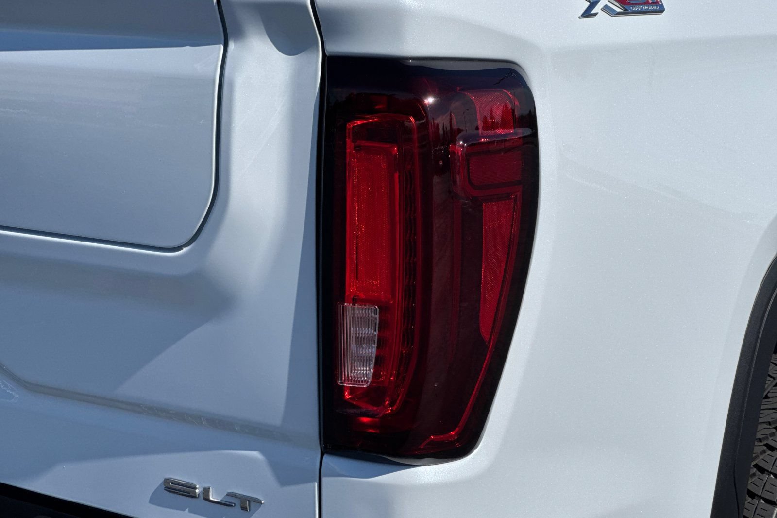 Used 2026 GMC Sierra 1500 SLT w/ SLT Premium Plus Package AWD/4WD image 50