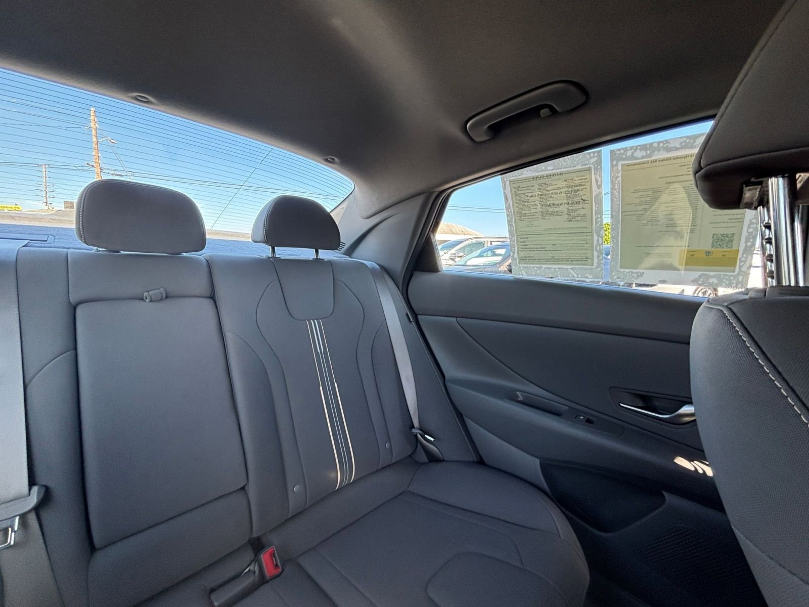 Used 2025 Hyundai Elantra SEL image 40