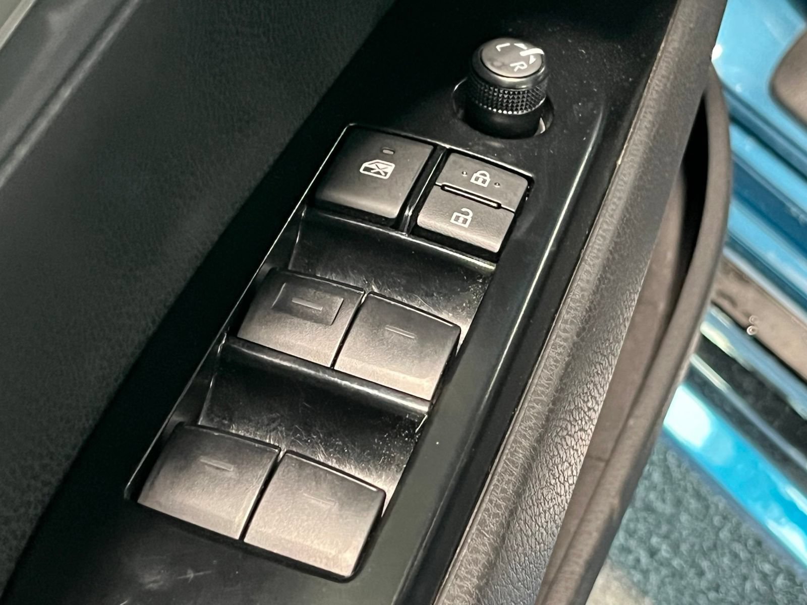 Used 2025 Toyota Camry XSE FWD image 36