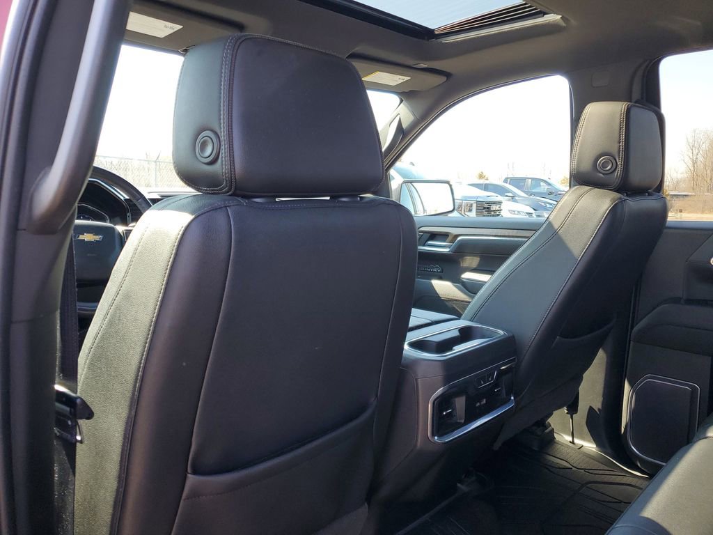 Used 2023 Chevrolet Silverado 1500 High Country w/ Technology Package image 29