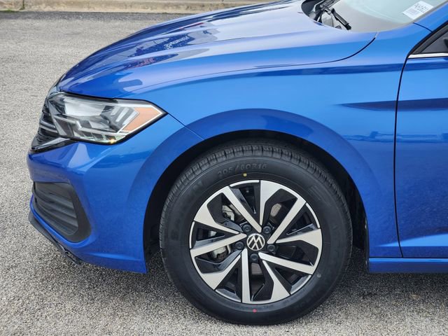 Used 2024 Volkswagen Jetta SE image 5
