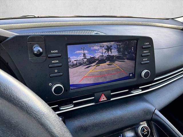 Used 2021 Hyundai Elantra SEL image 23