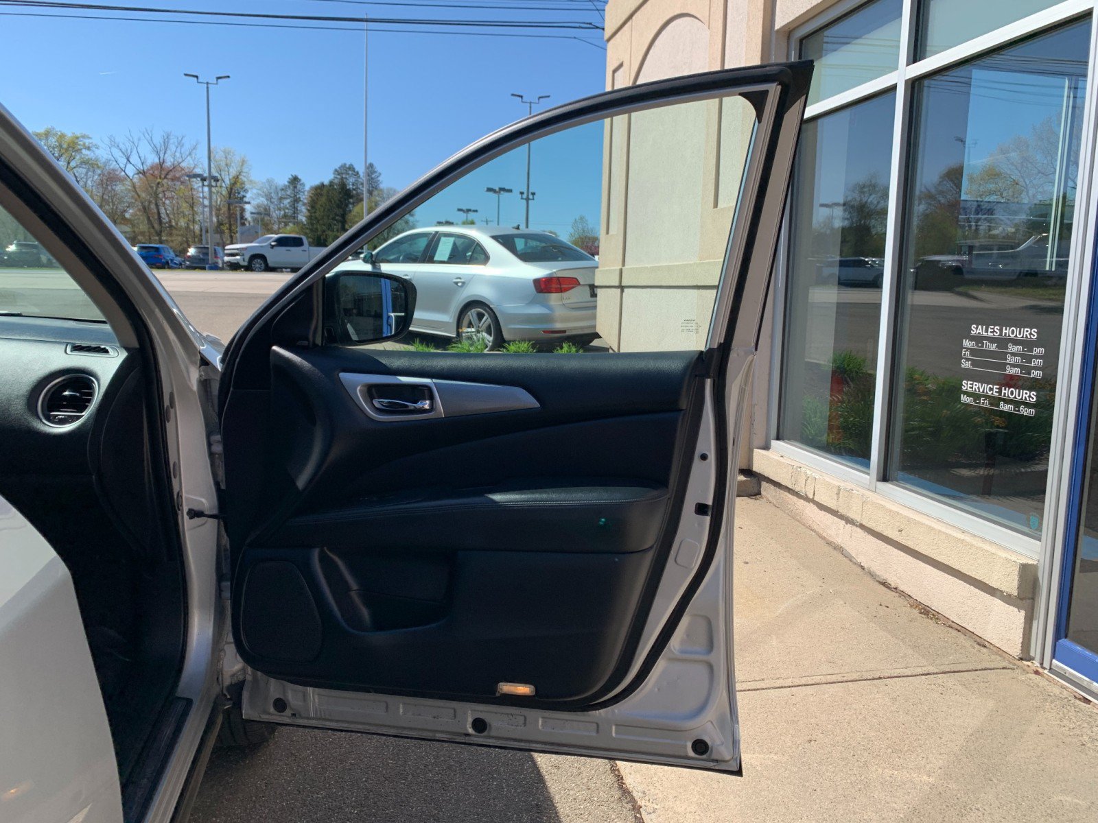 Used 2020 Nissan Pathfinder SL AWD/4WD image 40