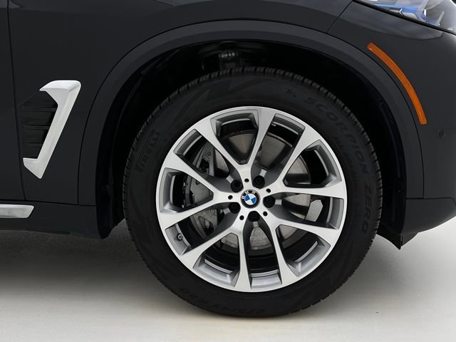 Certified 2026 BMW X5 xDrive50e w/ Climate Comfort Package image 29