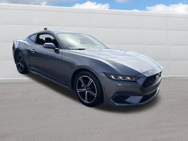 Used 2025 Ford Mustang Coupe RWD image 9