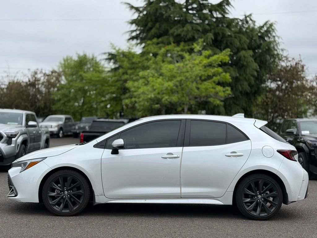 Used 2025 Toyota Corolla XSE FWD image 2