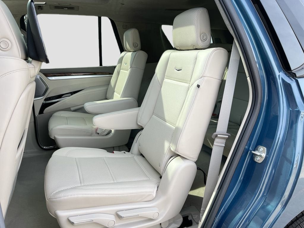New 2025 Cadillac Escalade Sport Platinum w/ LPO, ONYX Package image 26