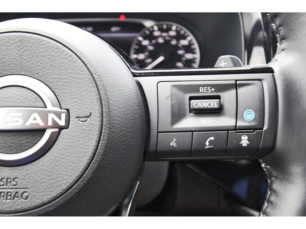Used 2023 Nissan Pathfinder SL FWD image 17
