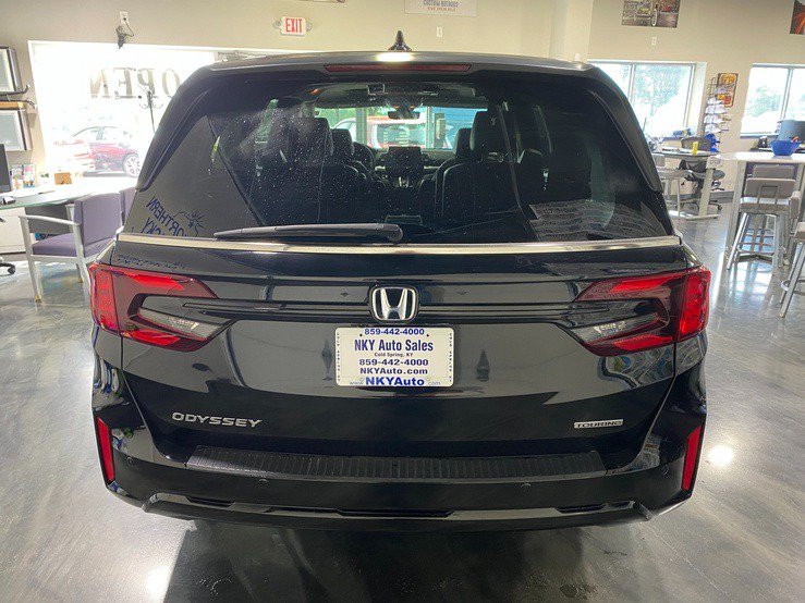 Used 2025 Honda Odyssey Touring image 7