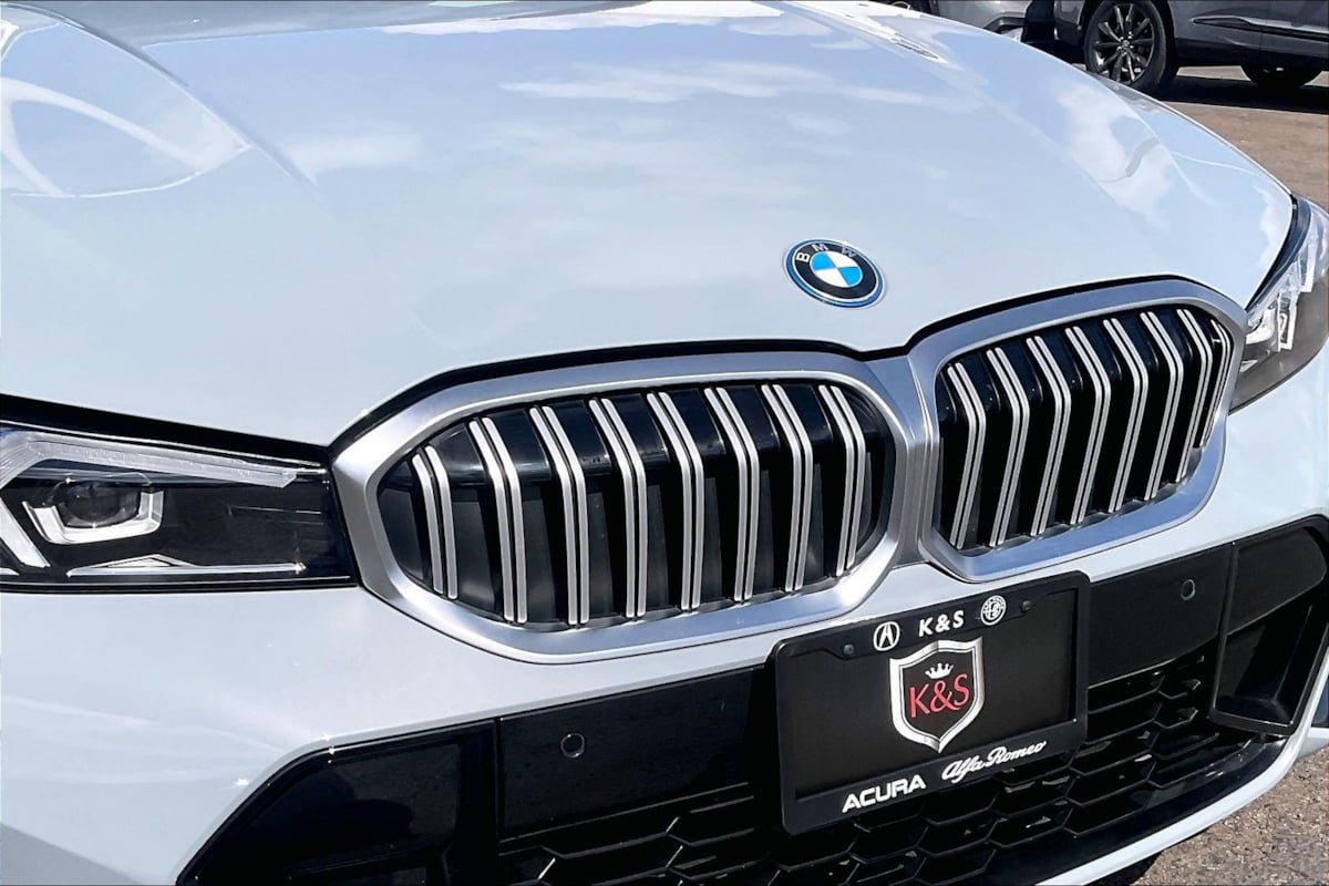 Used 2023 BMW 330e w/ M Sport Package RWD image 26