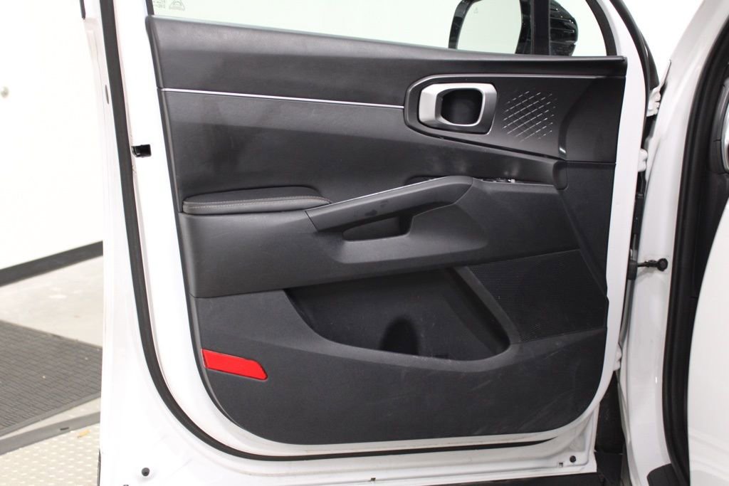 Used 2023 Kia Sorento S w/ Panoramic Sunroof Package FWD image 18