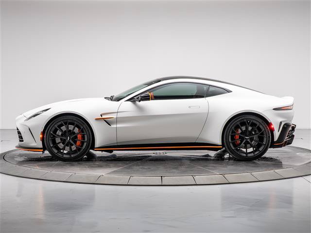 Used 2025 Aston Martin V8 Vantage Coupe RWD image 11