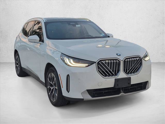 Used 2025 BMW X3 xDrive30i w/ Premium Package AWD/4WD image 3