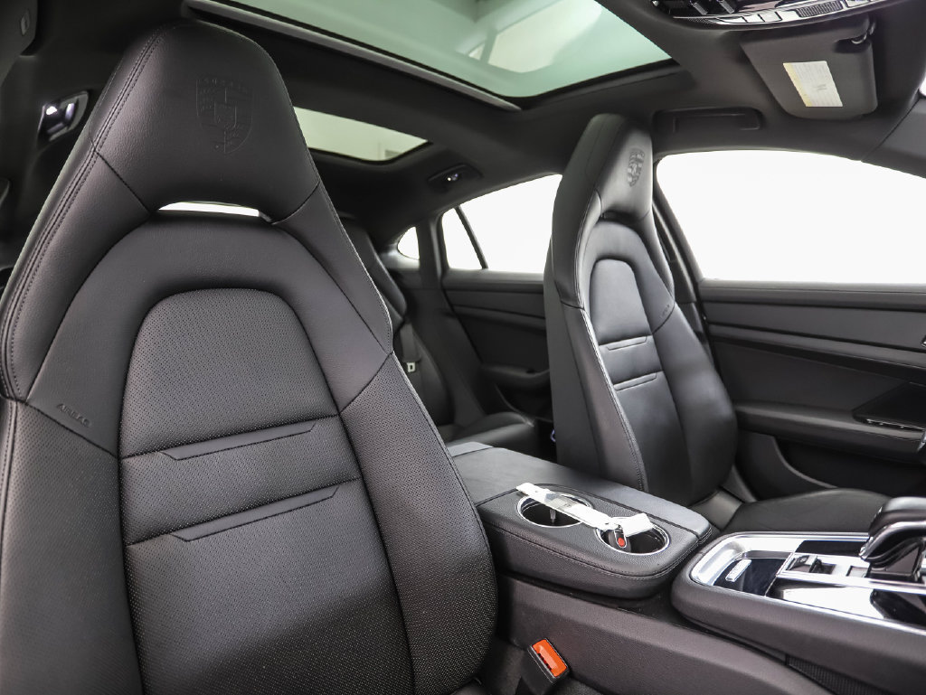 Used 2023 Porsche Panamera 4 Platinum Edition AWD/4WD image 32