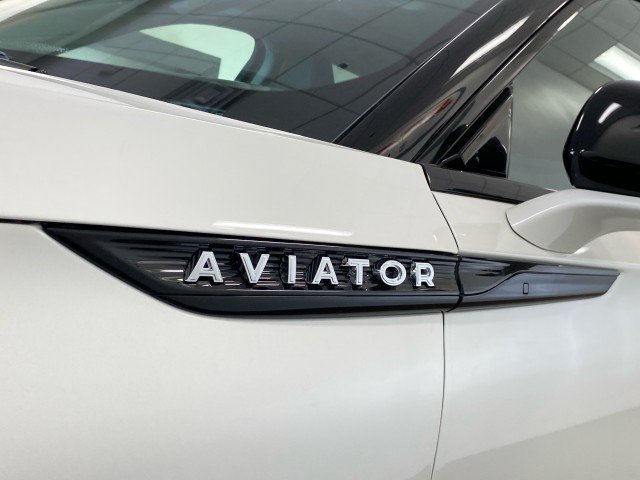 New 2026 Lincoln Aviator AWD w/ Jet Appearance Package image 14
