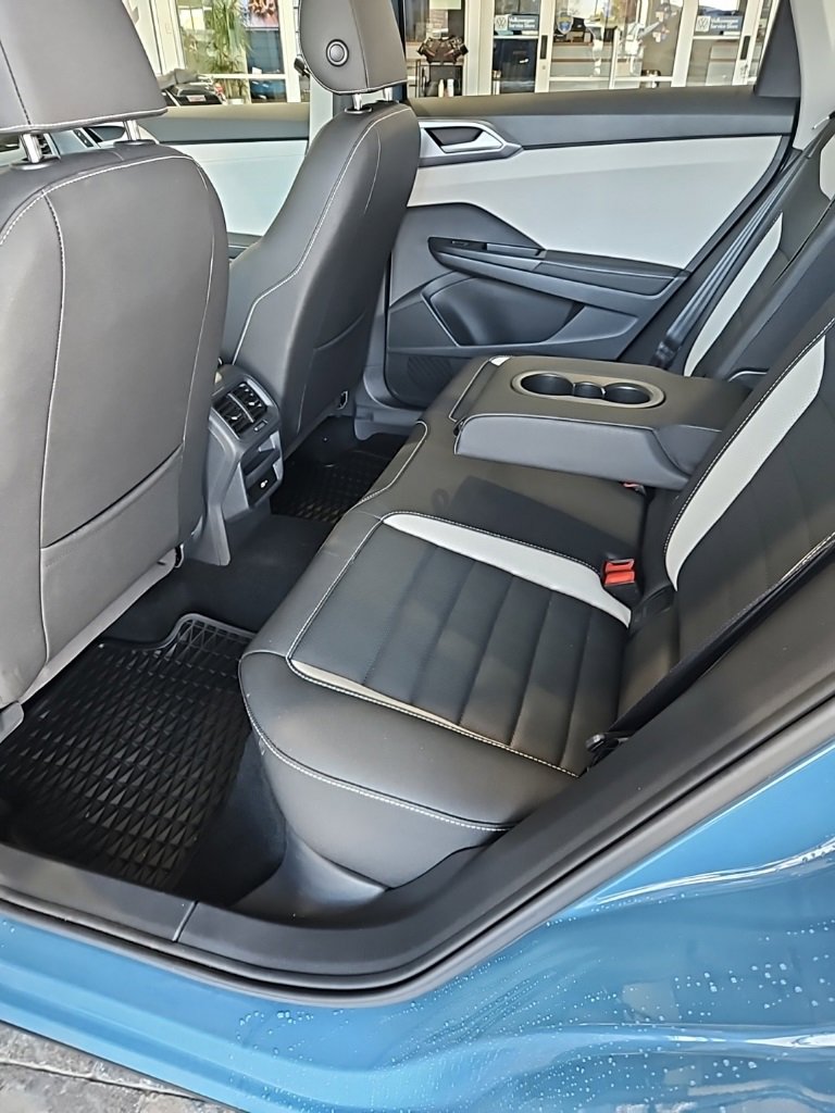 Used 2025 Volkswagen Taos SEL image 22