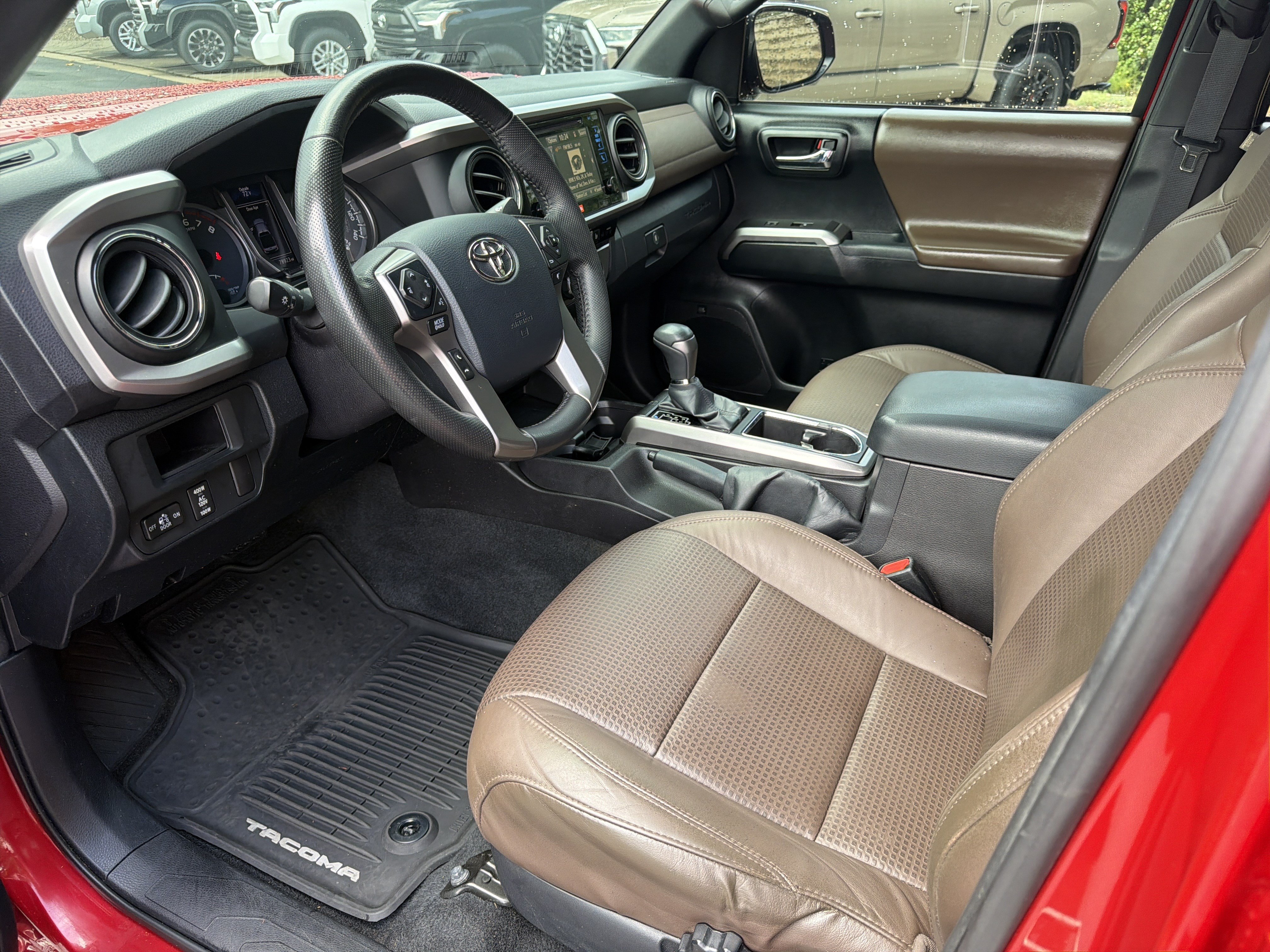 Used 2016 Toyota Tacoma Limited w/ Towing Package RWD image 9