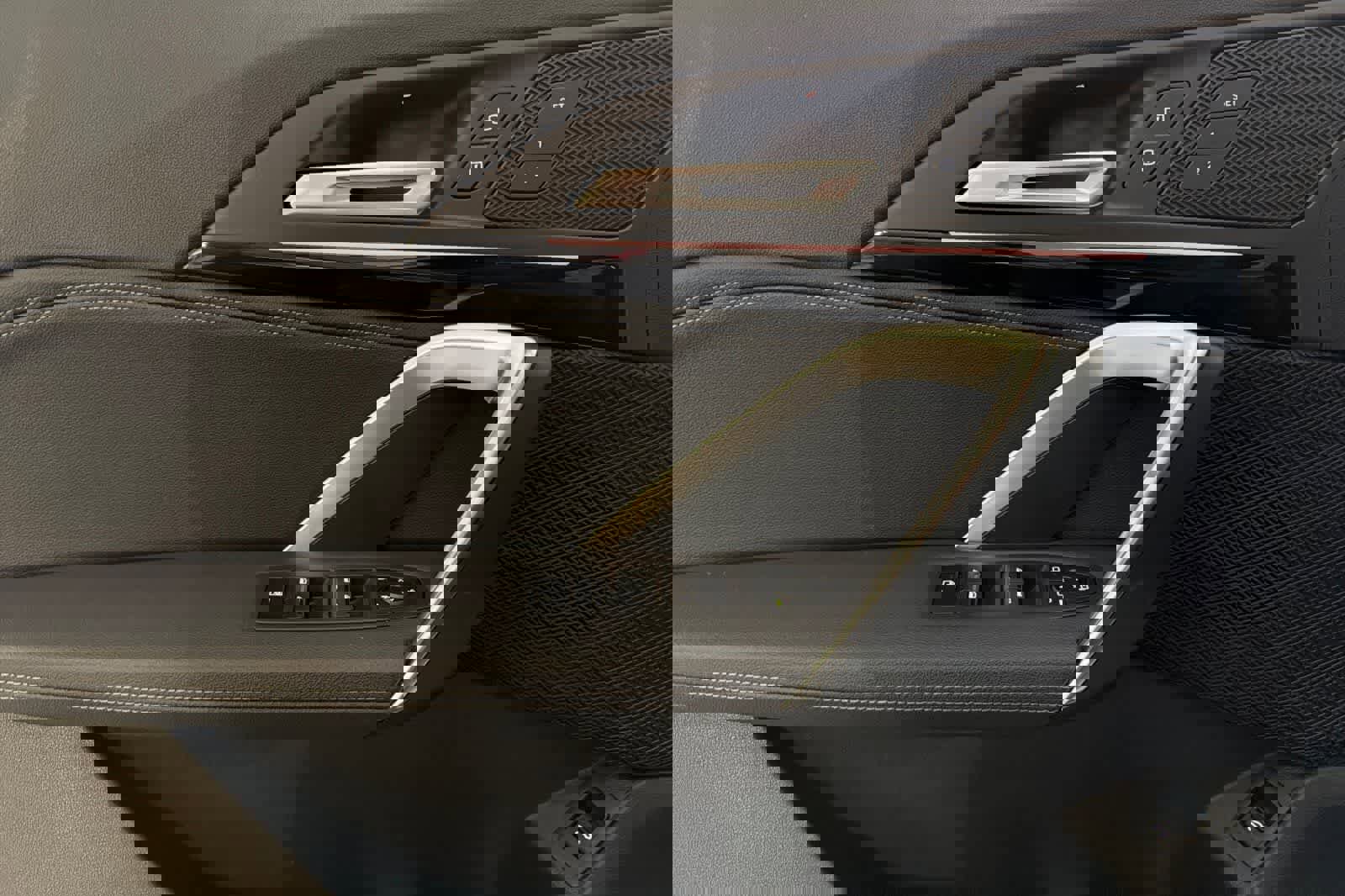 Certified 2023 BMW X1 xDrive28i w/ Convenience Package AWD/4WD image 12