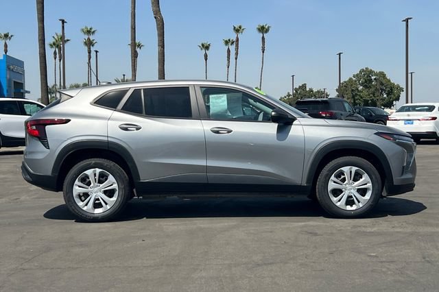 Used 2024 Chevrolet Trax LS FWD image 3