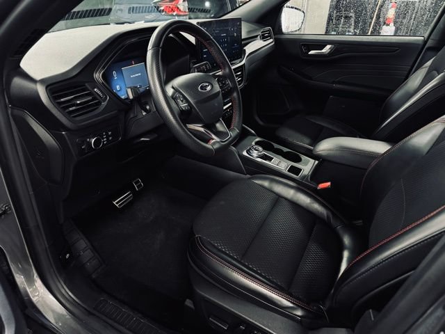 Used 2024 Ford Escape ST-Line w/ Tech Pack #1 AWD/4WD image 18