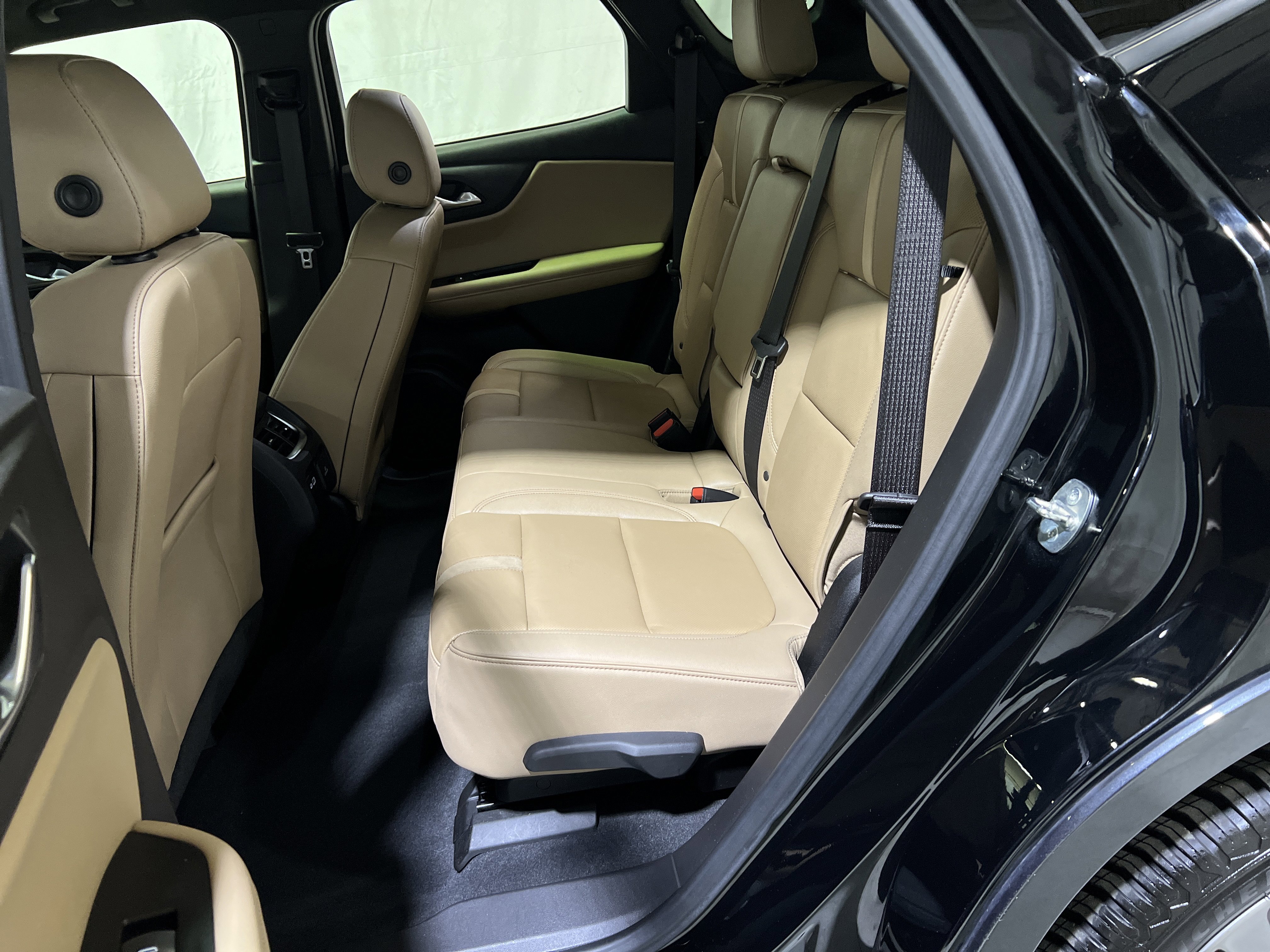 Certified 2022 Chevrolet Blazer Premier w/ LPO, Black Accent Package image 16