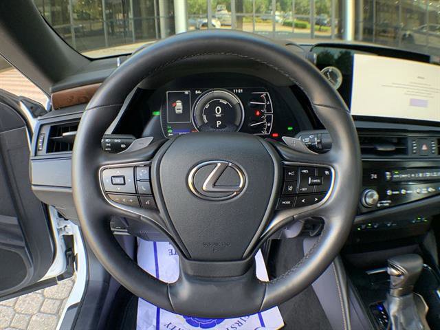 Certified 2025 Lexus ES 300h w/ Premium Package FWD image 14