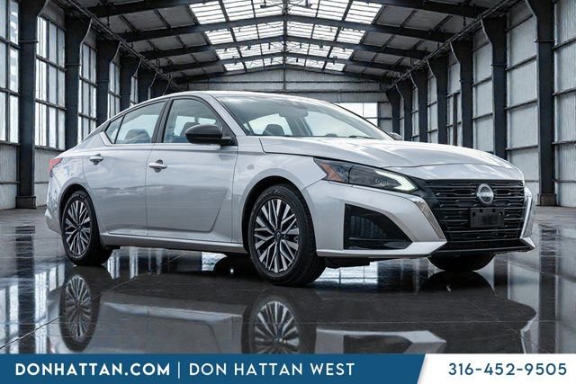 Used 2024 Nissan Altima 2.5 SV image 34