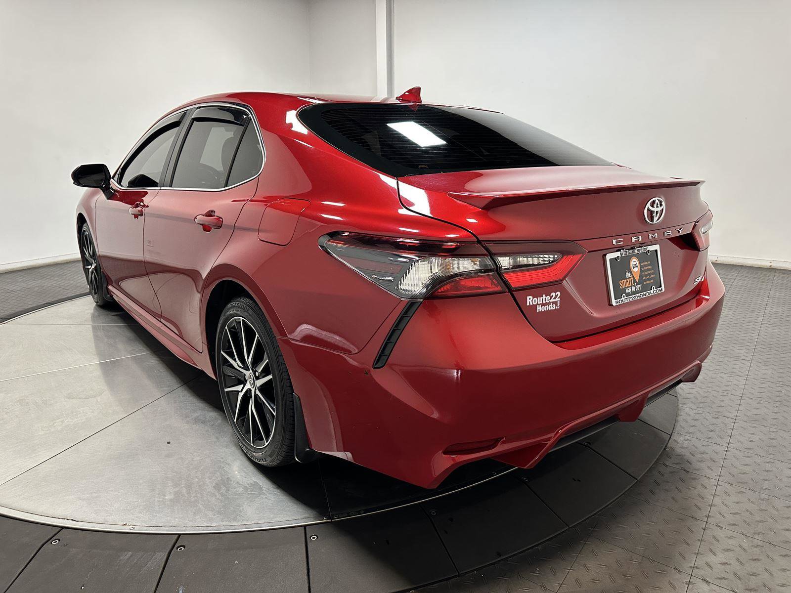 Used 2024 Toyota Camry SE FWD image 9