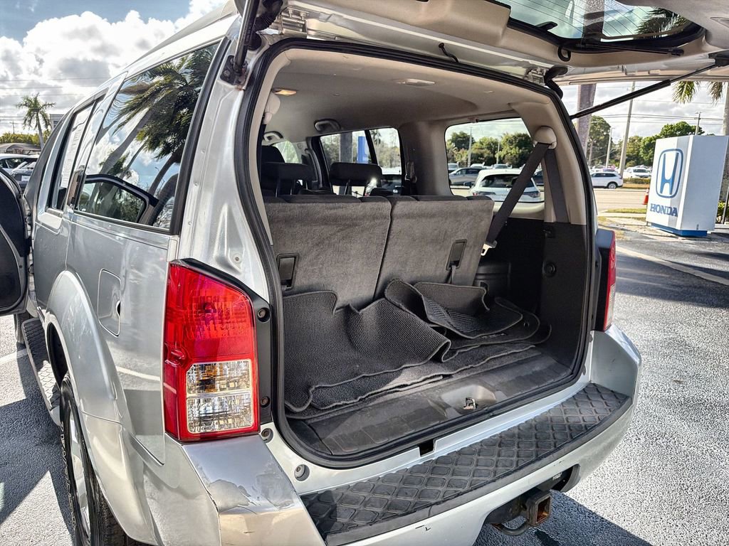 Used 2010 Nissan Pathfinder S image 27