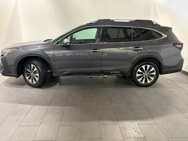 Used 2023 Subaru Outback Touring AWD/4WD image 2