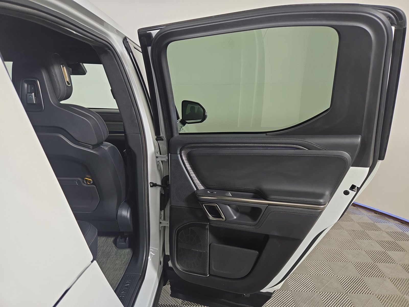 Used 2023 Rivian R1T Adventure Quad AWD/4WD image 19