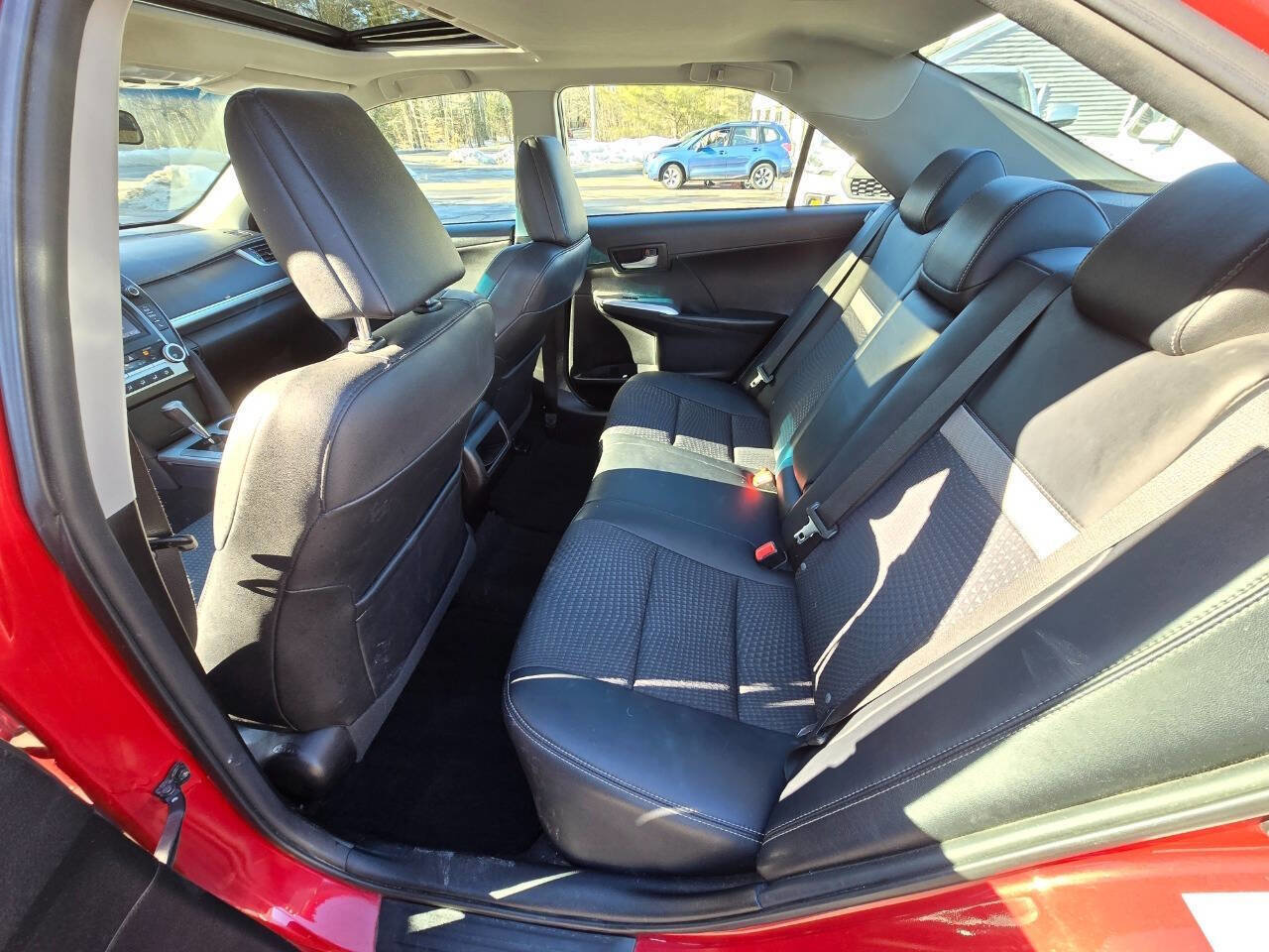 Used 2014 Toyota Camry SE FWD image 14