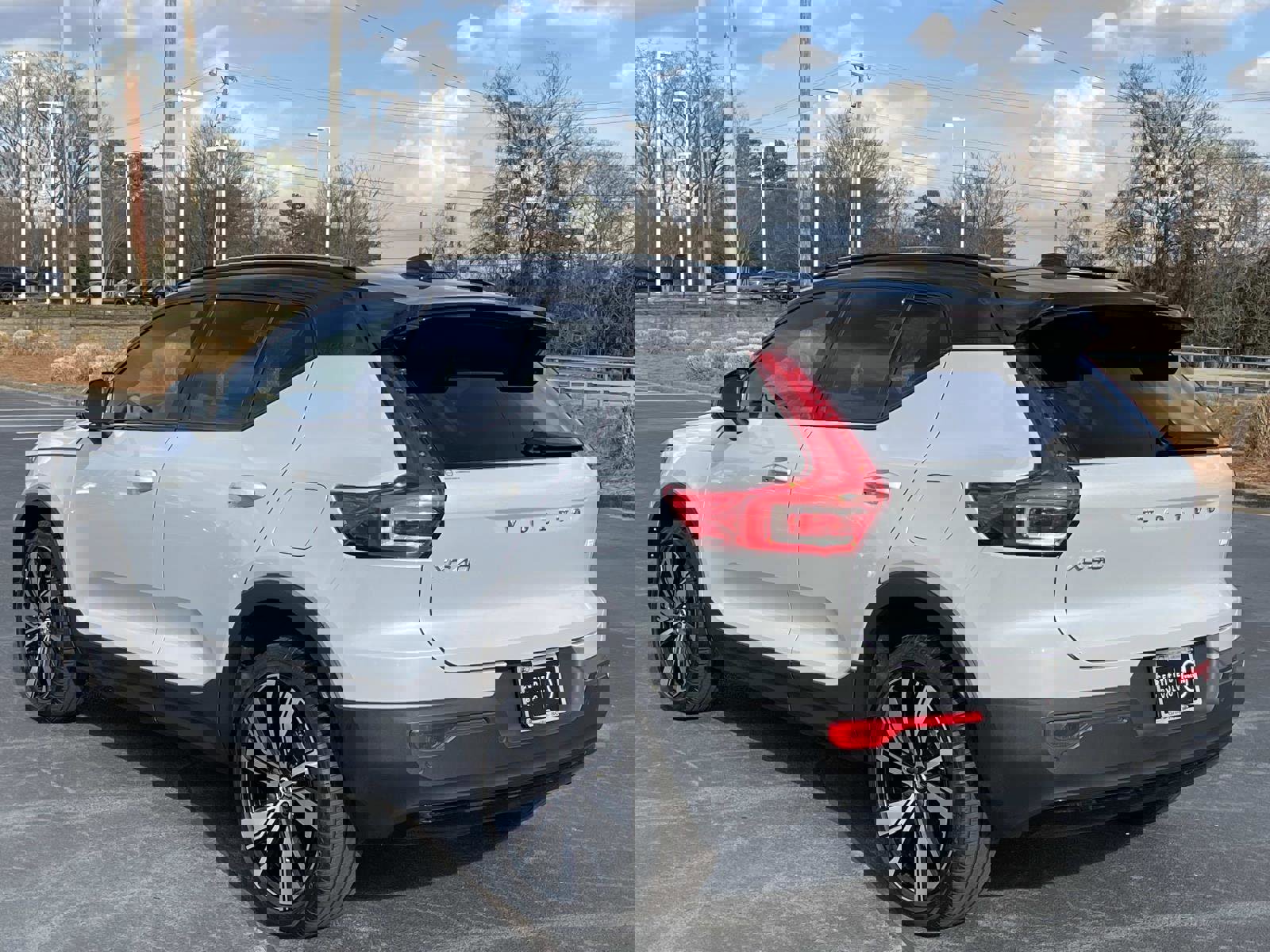 Certified 2022 Volvo XC40 P8 Recharge Plus image 5